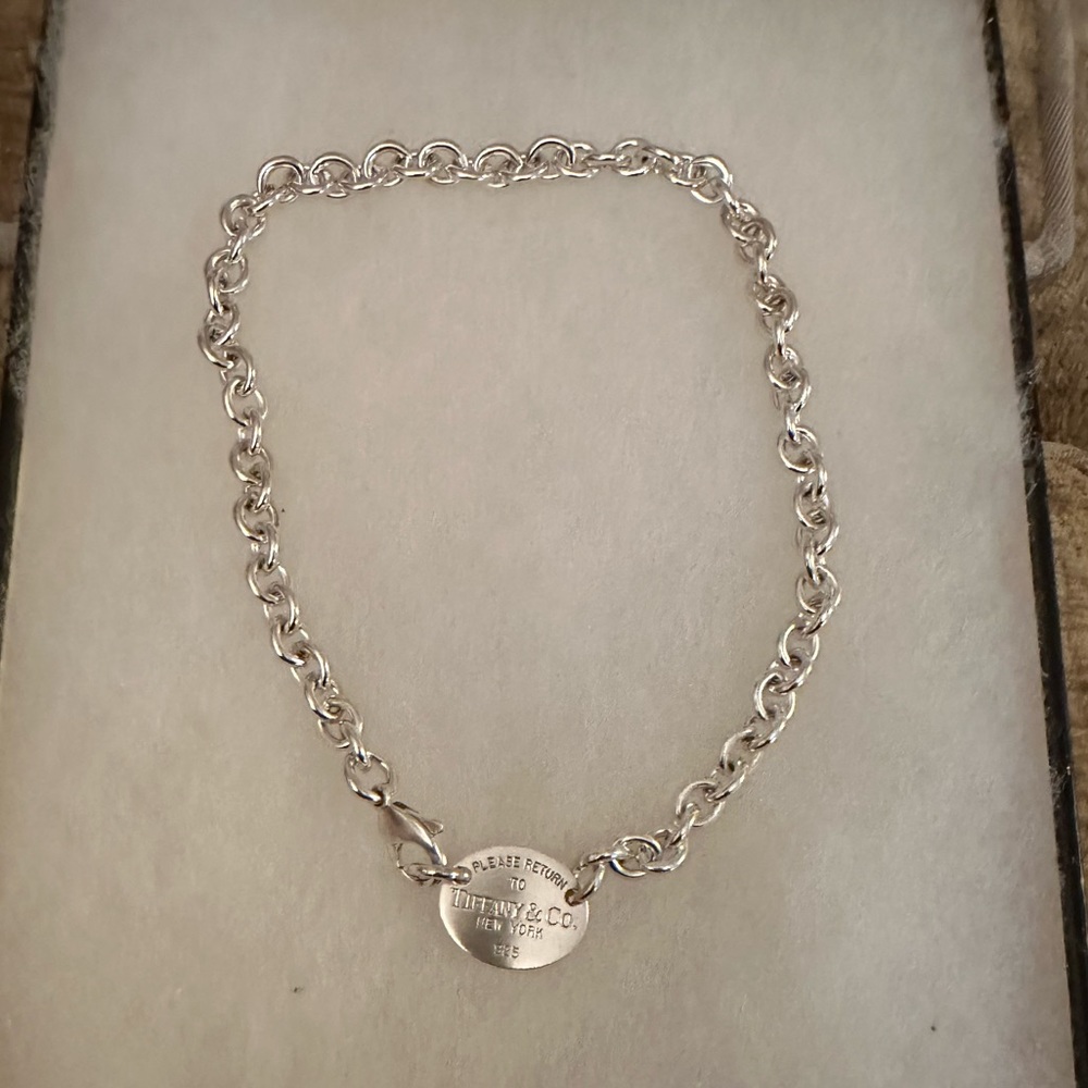 Tiffany and Co. Sterling Silver Return to Tiffany Oval Tag Choker Necklace